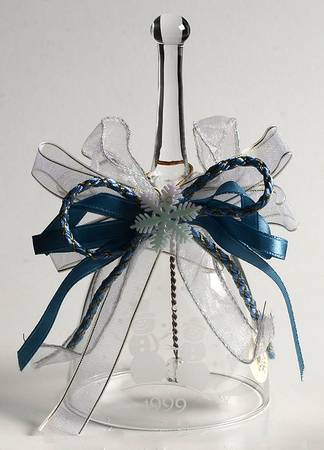 Holiday Treasures 5" Bell by Princess House