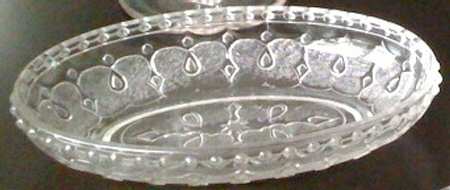 Loop and Dart with Round Ornaments Pickle Dish