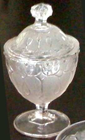 Loop and Dart with Round Ornaments Sugar Bowl & Lid