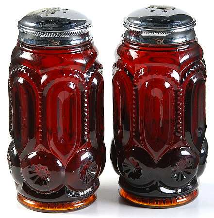 Moon and Star Red Shaker Set w/Metal Lids