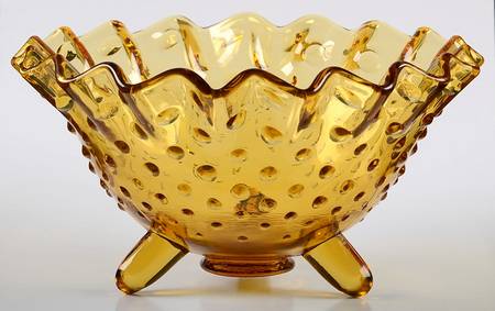 Hobnail Amber 6" Round Crimped 3 Toed Bowl