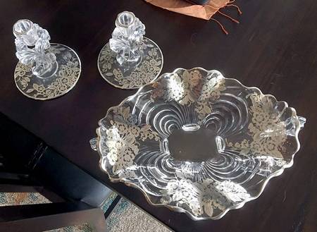 Blossom Time 13" Oval 4-Toed Handled Bowl