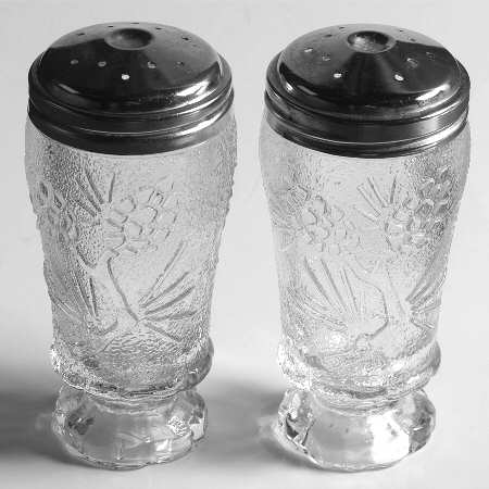 Ponderosa Pine Shaker Set w/Metal Lids