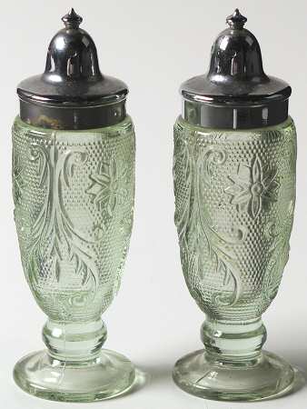 Sandwich Light Green (Chantilly Green) Footed Shaker Set & Plastic Lids
