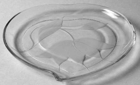 UNK462 7" Heart Shape Plate