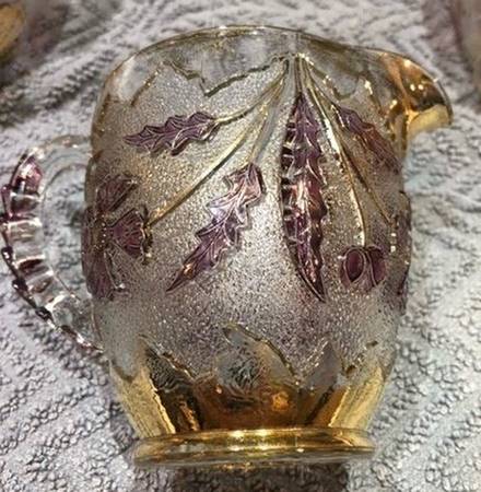Delaware Ruby Leaves (Gold Trim) by US Glass
