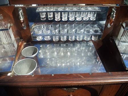 Radio Bar (Textured Base) by Unknown Manufacturer