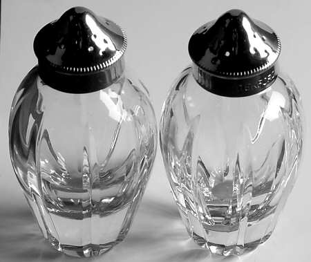 Palladia Collection Shaker Set w/Metal Lids