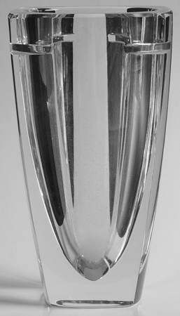 Metra 7" Flower Vase