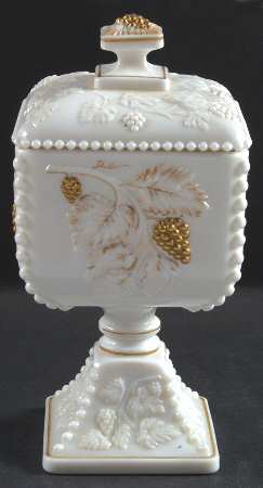Paneled Grape Milk Glass (Gold Accents, 915)