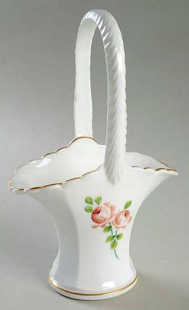 Roses & Bows 9" Handled Basket