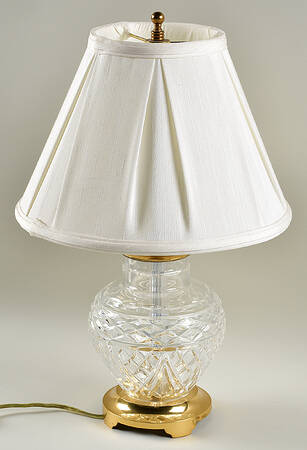 Lamps 16" Electric Lamp & Shade