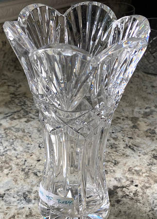 Vases and Urns 8" Flower Vase