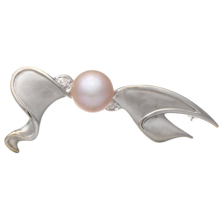 18KW Cultured Pearl & Diamond (0.06) Accent Bow Pin
