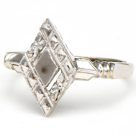 14KW Diamond Cut Ring