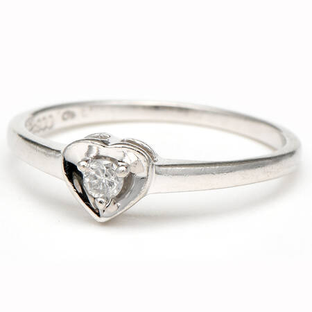 Platinum Petite Diamond(0.07) Heart Ring