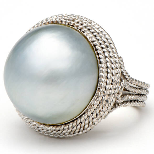 14KW Bold Gray Mabe Pearl (18.8MM) Ring