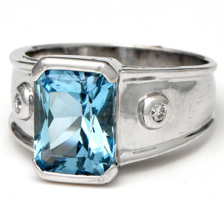 18KW Aquamarine (2.95) & Diamond (0.04) Accent Band Ring