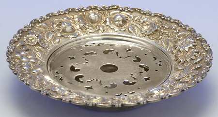Repousse (Sterling, Hollowware) Round Open Butter with Strainer