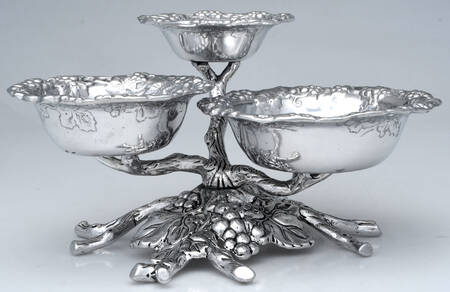 Grape (Aluminum, Hollowware) 3 Tier Serving Bowl