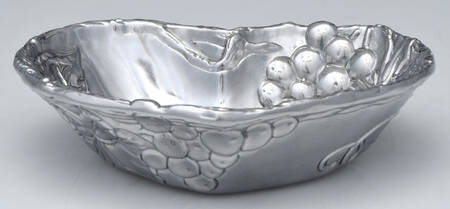 Grape (Aluminum, Hollowware) 7" Heart Shape Bowl