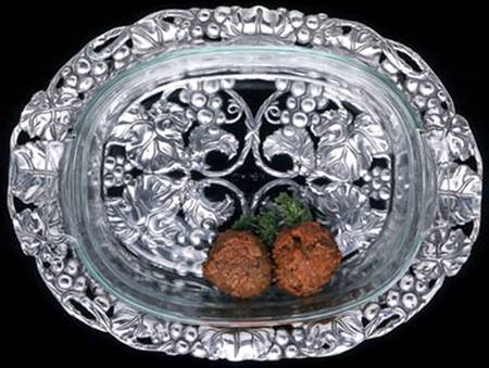 Grape (Aluminum, Hollowware) 2.5 Quart Oval Glass Casserole with Stand