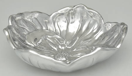Magnolia (Aluminum, Hollowware) 10" Salad Serving Bowl