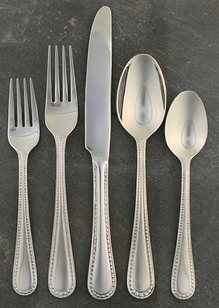 Pearl (Stainless) 5 Piece Place Setting