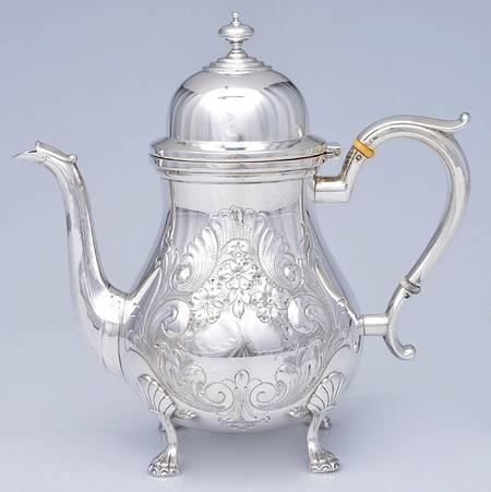 824 (Sterling, Hollowware) Teapot by Amston