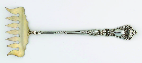 Poppy (Sterling) Large Solid Tined Sardine Serving Fork