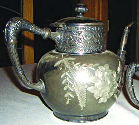 992 (Silverplate, Hollowware) Teapot
