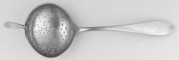 Old Hampshire (Sterling, 1925) Solid Individual Overcup Tea Strainer