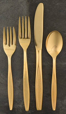 CUD2 (Gold Electroplate) 32  Piece Estate Set
