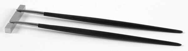 Goa (Stainless) Pair of Chopsticks and Metal Rest