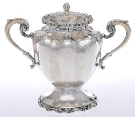 C13C131 (Sterling, Hollowware) Sugar Bowl & Lid