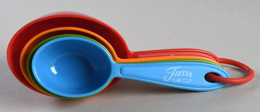 Fiesta Kitchen Accessories 4 Piece Measuring Cup Set (1, 1/2, 1/3, 1/4)