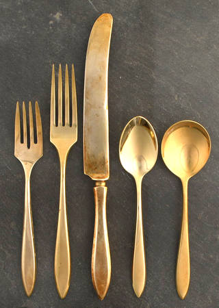 Regal (Dirilyte, Possible Clover Backstamp) 40  Piece Estate Set
