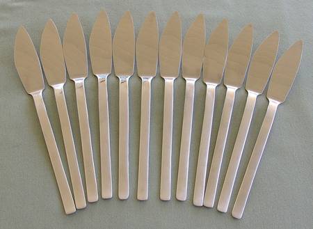 D2R1 (Stainless) Individual Solid Fish Knife