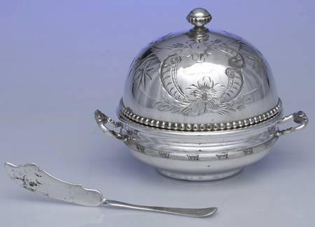 Silverplate Hollowware Round Covered Butter with Strainer & Master Knife