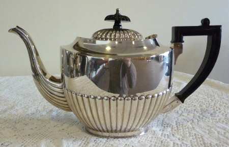 DMO1(Silverplate, Hollowware) Teapot by De Montfort