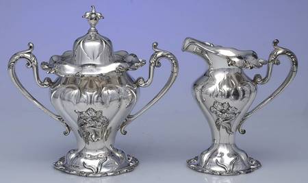 1604 (Silverplate, Hollowware) Creamer & Sugar with Lid Set