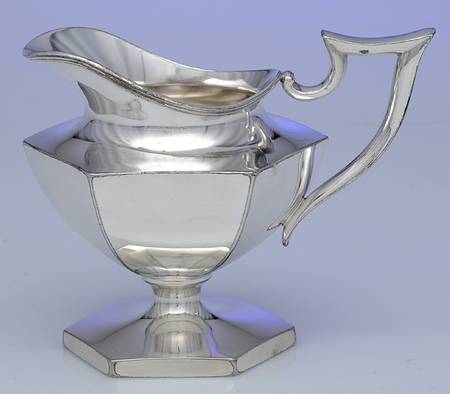 1642 (Silverplate, Hollowware) Creamer