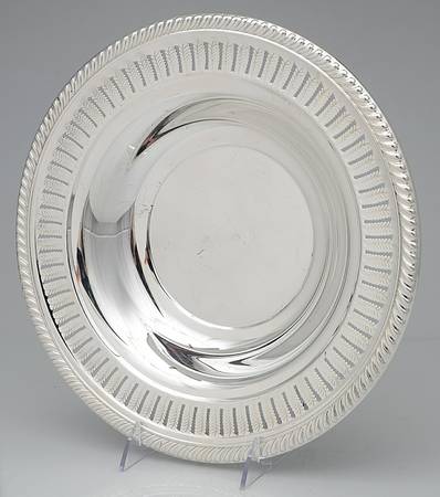 216 (Silverplate, Hollowware) 12" Round Pierced Vegetable Bowl by English Silver Mfg Co.