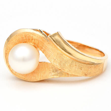 14KY Akoya Pearl Loop Ring