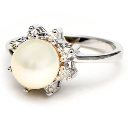 14KW Akoya Pearl & Diamond(0.16) Halo Ring
