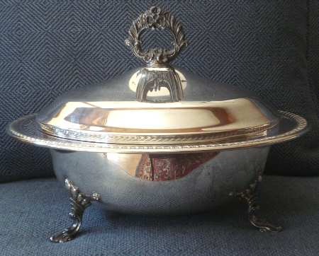 Silverplate Hollowware Round Covered Vegetable Bowl