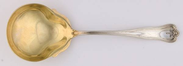 Priscilla (Sterling, 1924, No Monograms) Small Solid Berry/Casserole Spoon