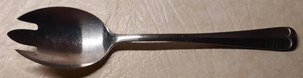 Wellesley (Stainless) Medium Solid Cold Meat Serving Fork