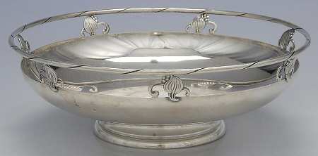 Woodlily (Sterling, 1945, Hollowware) 9" Centerpiece/Fruit Stand