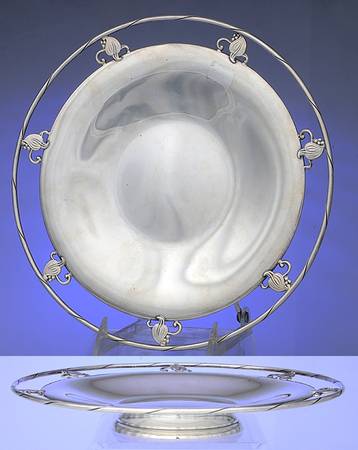 Woodlily (Sterling, 1945, Hollowware) Pierced Footed Cake Plate